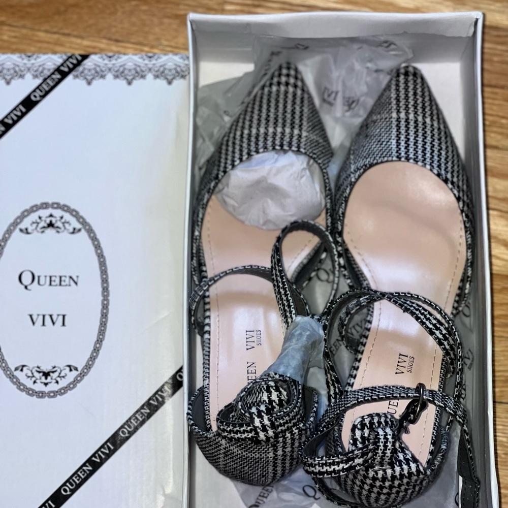 Houndstooth Print Cross Strap Shoes